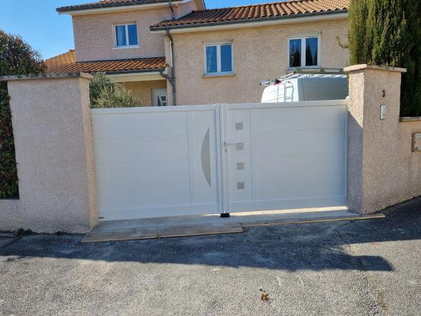 Portails portail-battant-coloris-blanc-69-Genas