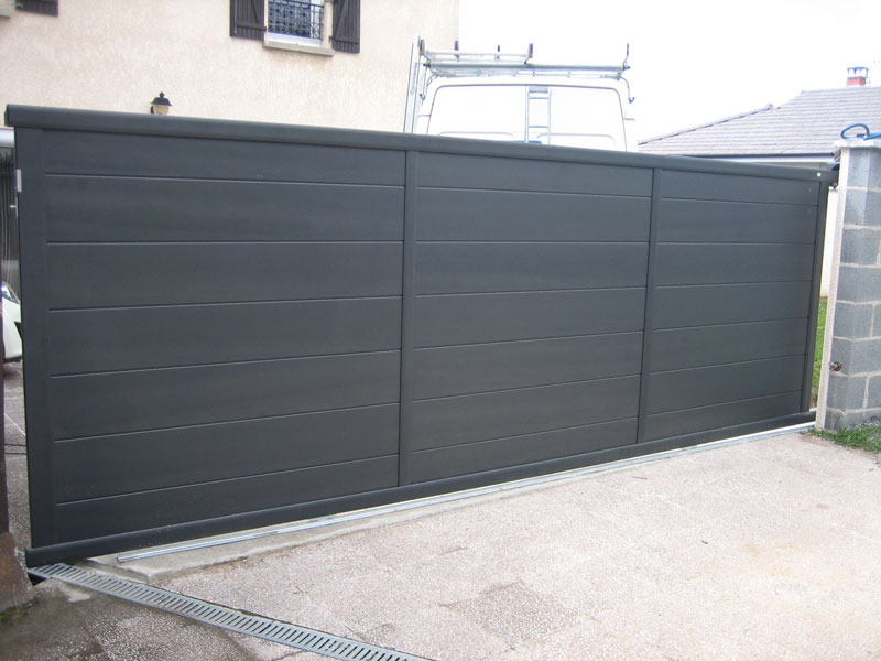 Portails portail-coulissant-aluminium-coloris-gris-anthracite-la-verpilliere