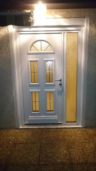 Portes d'entrées porte entree alu coloris blanc 69 lyon