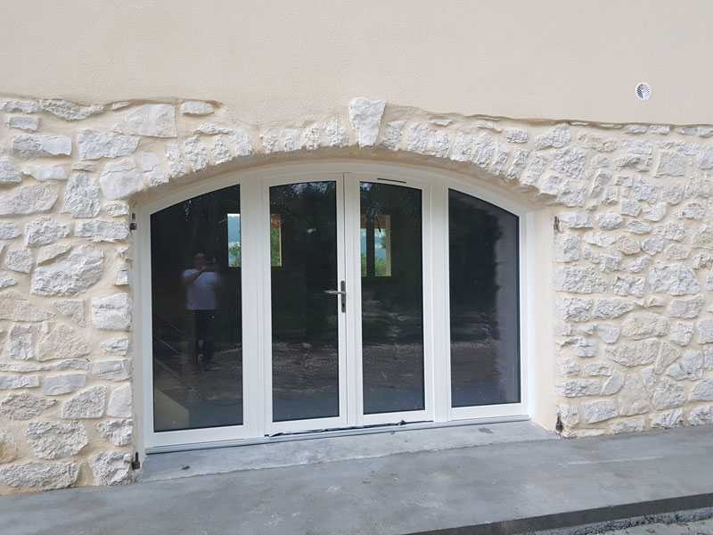 Fenêtres porte fenetre cintree mixte bois aluminium izieu 38